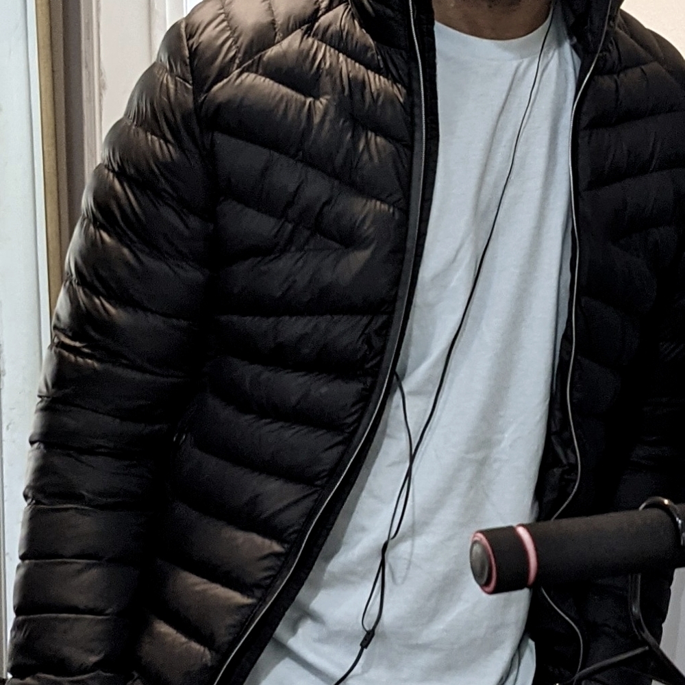 Mens Fitted warm insulated puffy jacket